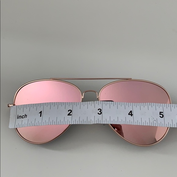 ๐ ๐ SUNGLASSES - Picture 5 of 8